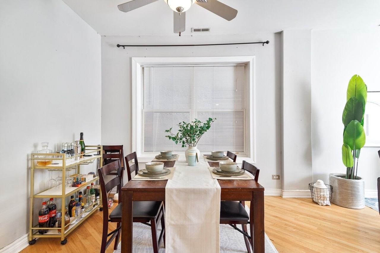 2238 W Barry Ave #1359764P - Photo 7 of 19