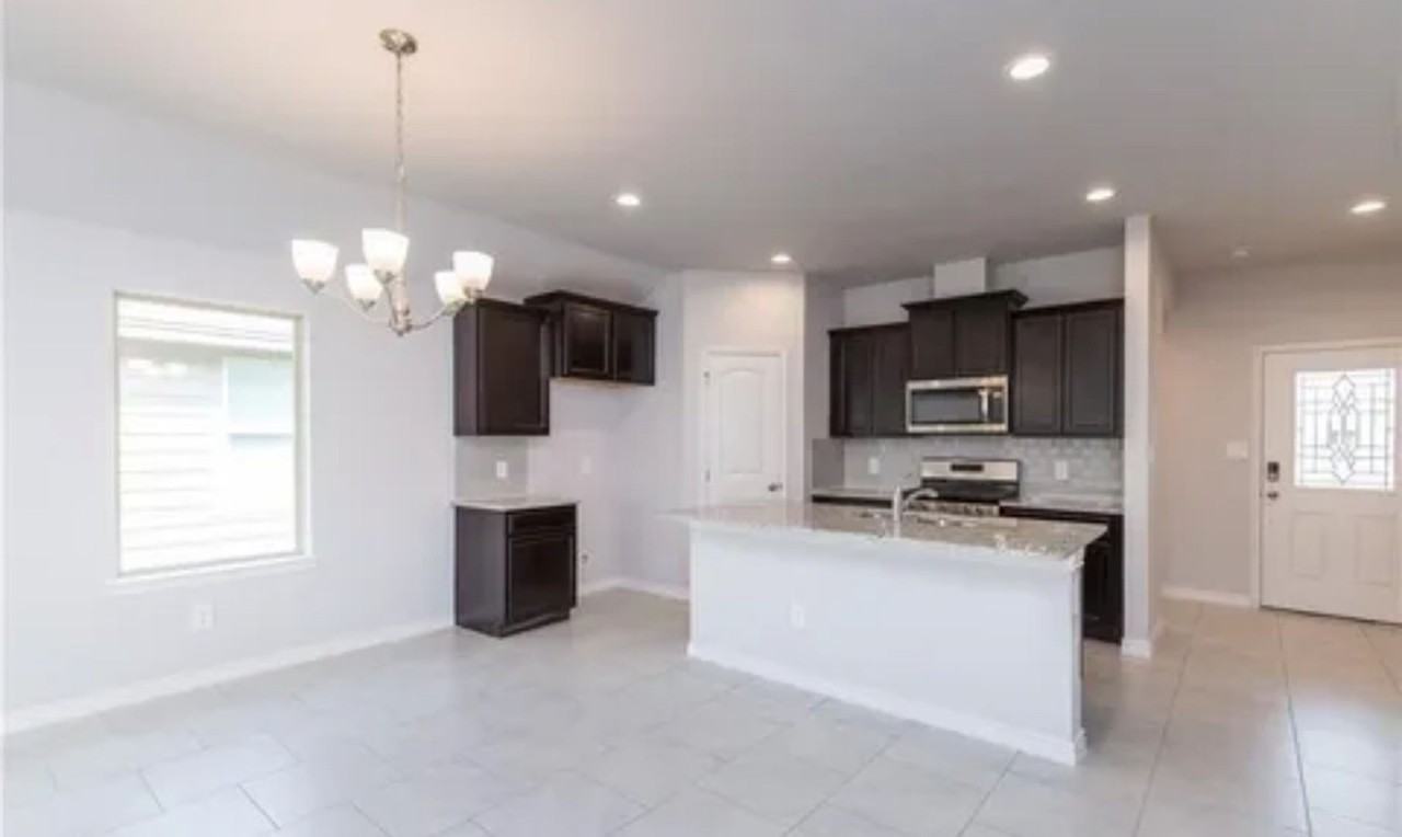 7901 Schades Way - Photo 3 of 8