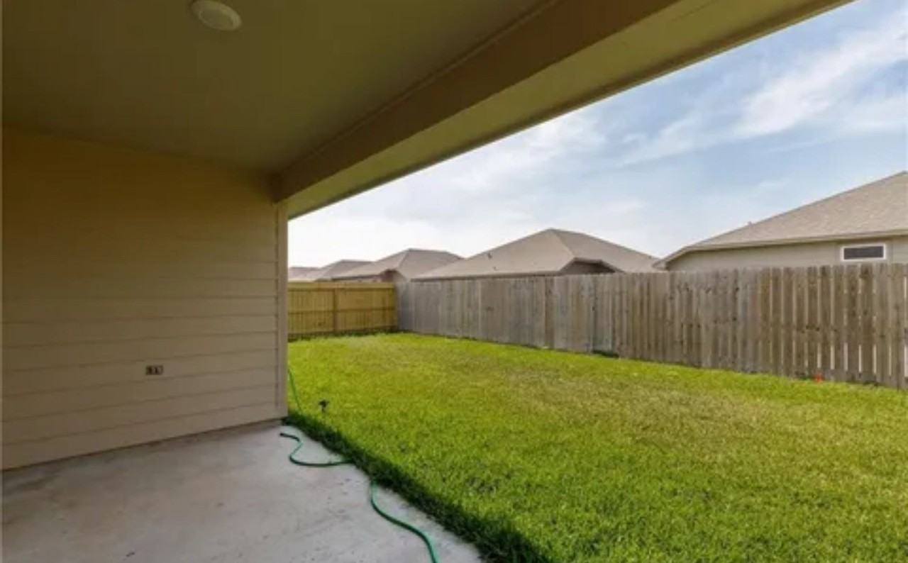 7901 Schades Way - Photo 7 of 8