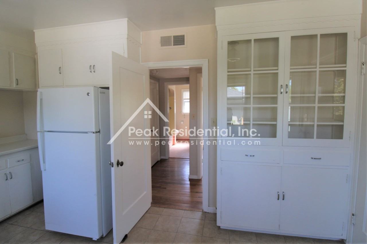 1540 36th St #2 - Photo 4 of 27