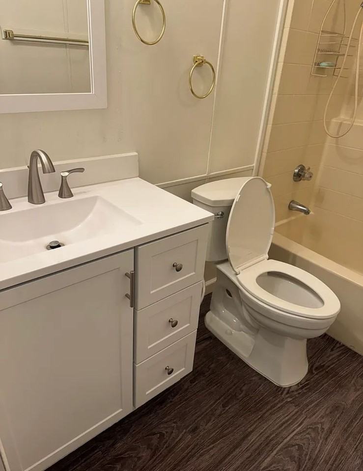 5540 North 11th Avenue - Photo 5 of 10