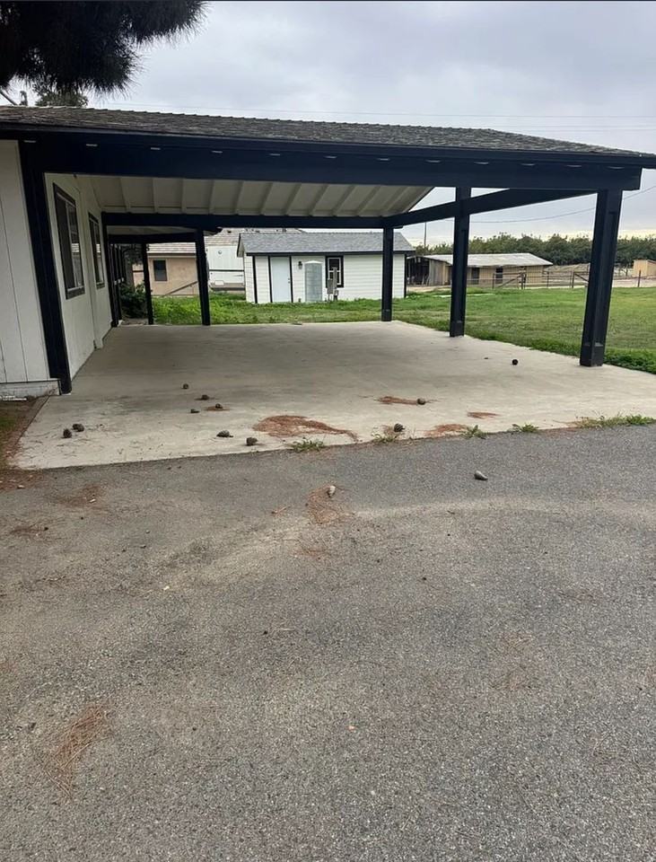 5540 North 11th Avenue - Photo 7 of 10