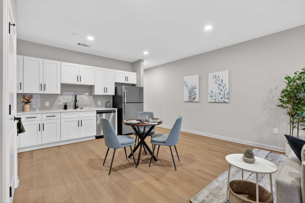 Oak Harbor Village - Photo 3 of 34