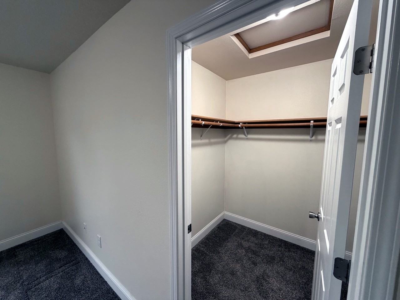 940 Nw 7th Ave #4 - Photo 4 of 50