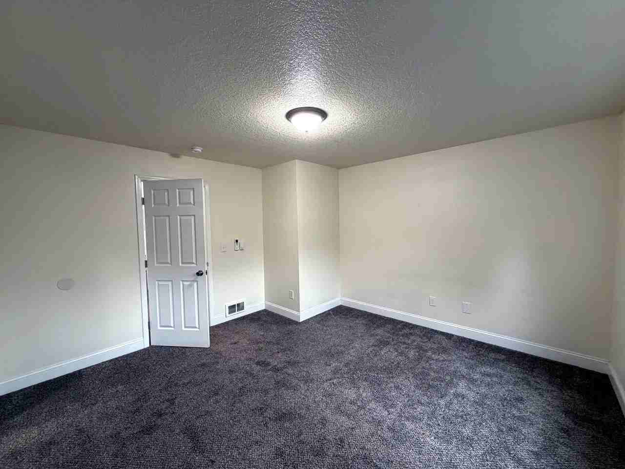 940 Nw 7th Ave #4 - Photo 2 of 50