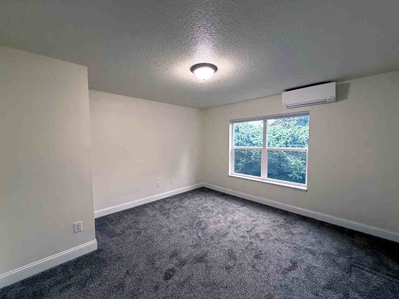940 Nw 7th Ave #4 - Photo 4 of 50