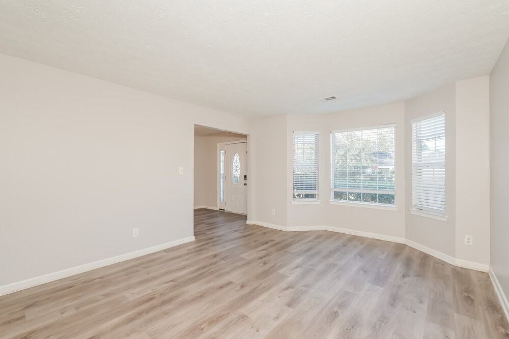 4053 Rockmill Cv - Photo 4 of 17