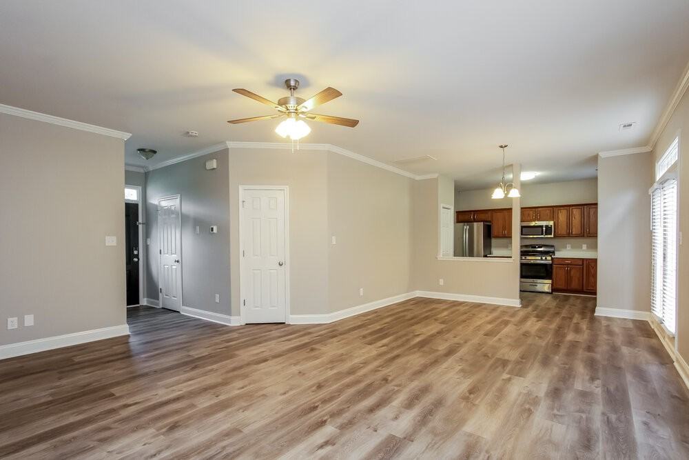 1525 Bucklebury Ct - Photo 4 of 17