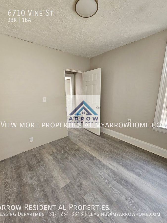 6710 Vine St - Photo 3 of 18