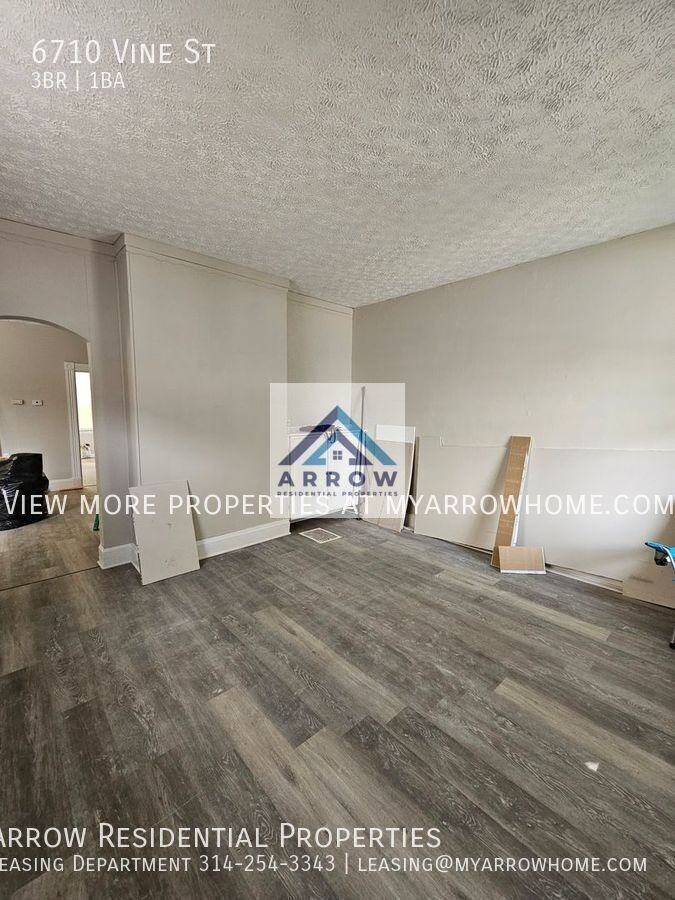 6710 Vine St - Photo 4 of 18