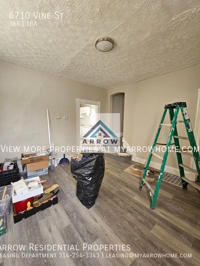 6710 Vine St - Photo 6 of 18