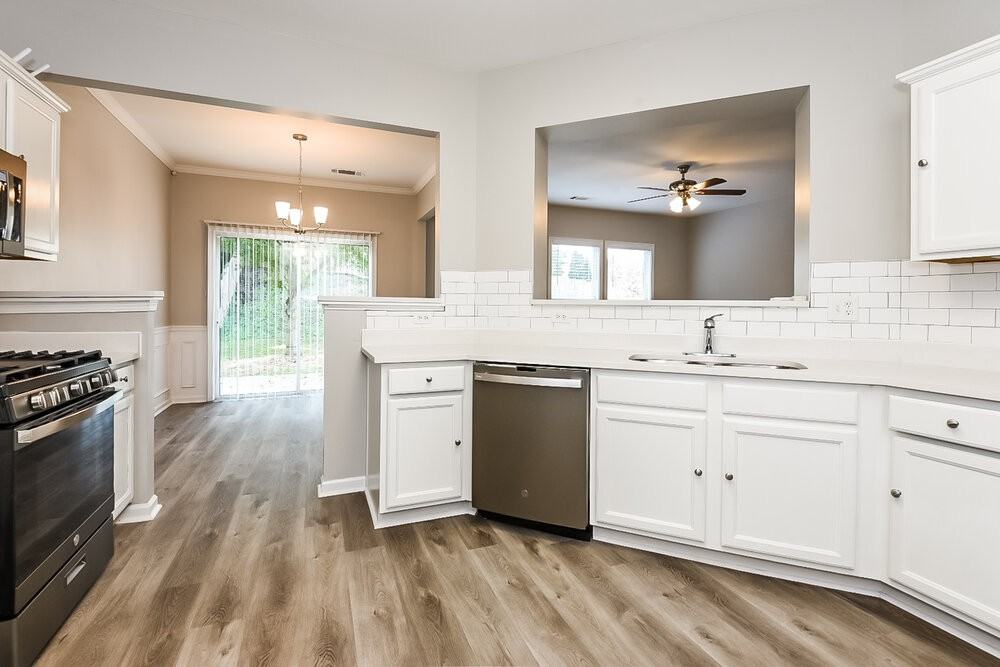 3985 Abernathy Farm Way - Photo 7 of 17