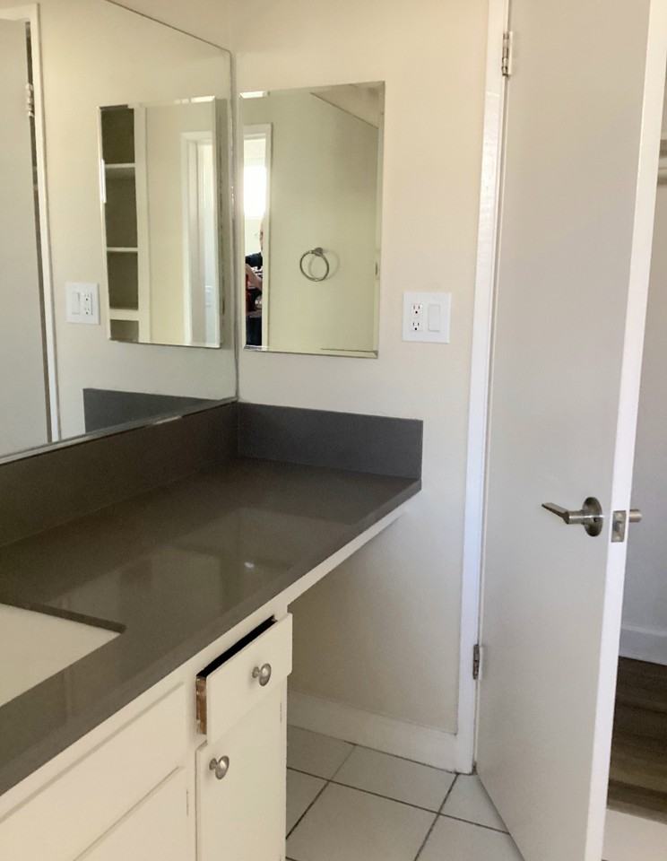 17938 Burbank Boulevard - Photo 6 of 13