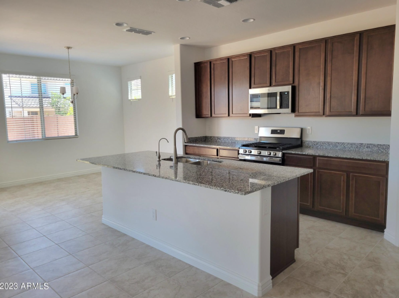 10945 E Thunderbolt Ave - Photo 3 of 18