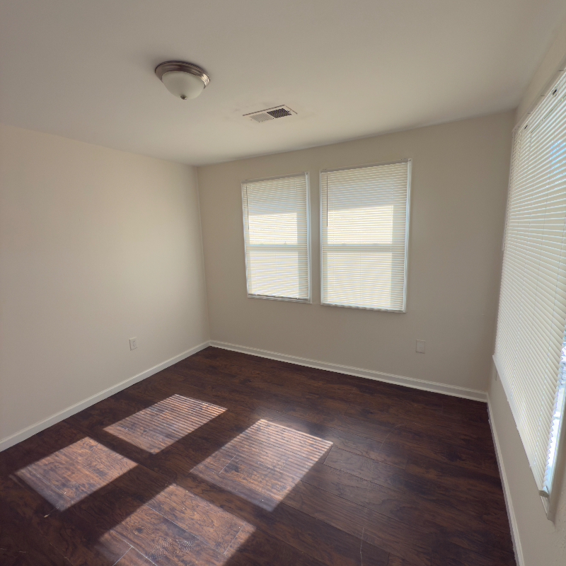 1624 Farragut St - Photo 2 of 14