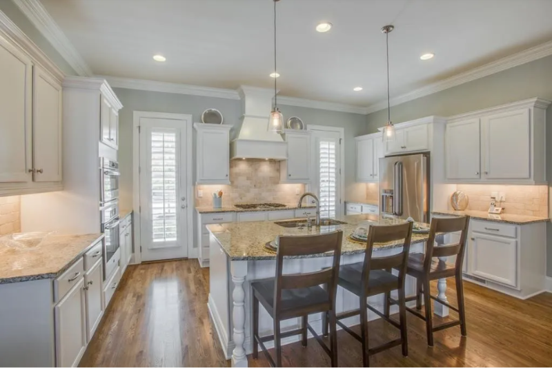 147 Hobbs Dr - Photo 3 of 25