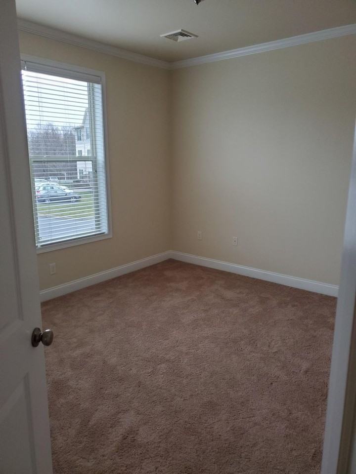 Ivy Ridge Apartments - Photo 7 of 19