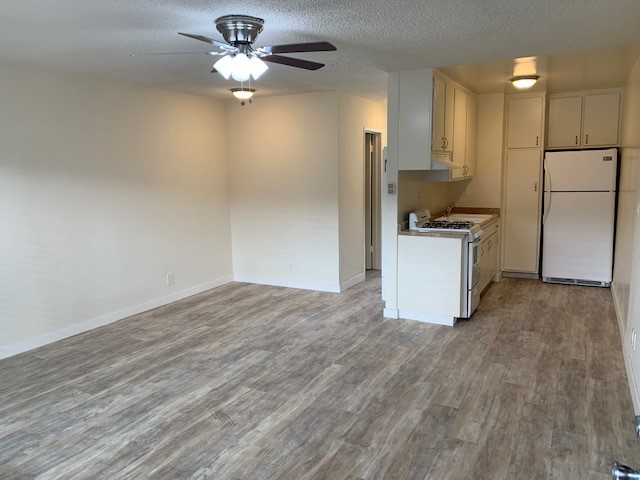 2925 4th St #4 - Photo 2 of 8