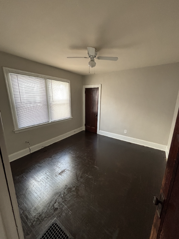 2408 Moerlein Ave - Photo 7 of 10