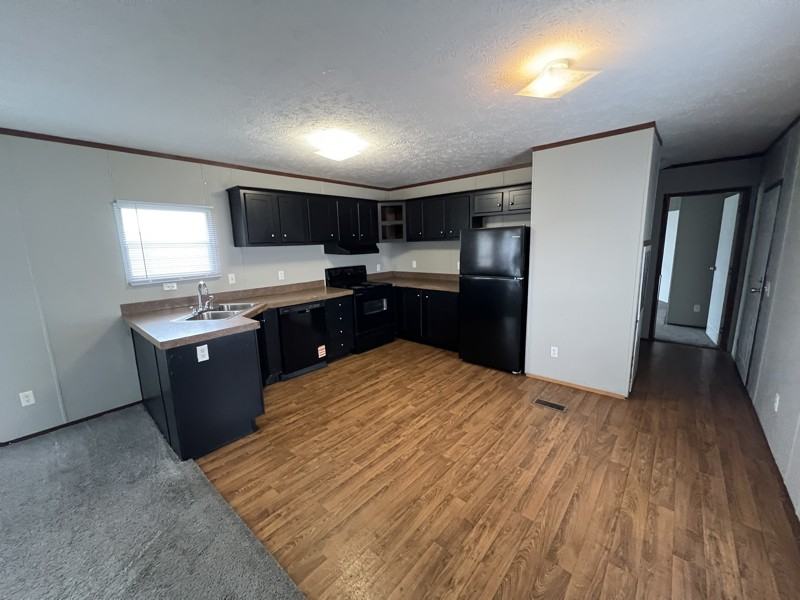 133 Burch St - Photo 2 of 13