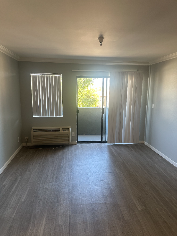 5811 Tujunga Ave #202 - Photo 3 of 8