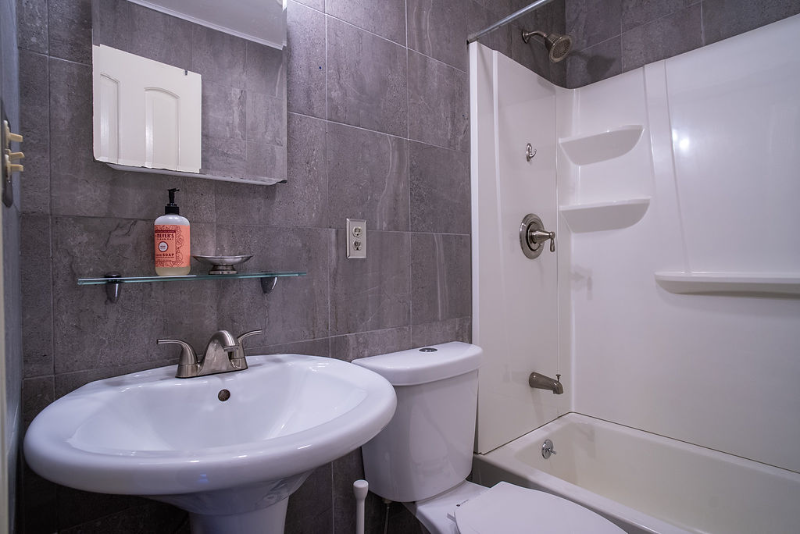 789 Lake Avenue Northeast #2 - Photo 5 of 8