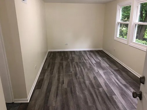 17563 Western Avenue - Photo 3 of 8