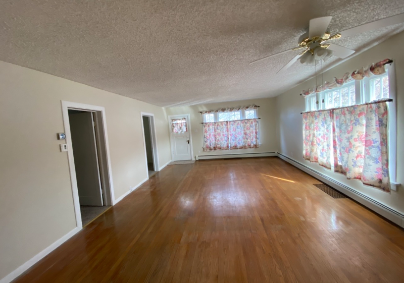 807 S 2nd St - Photo 5 of 7