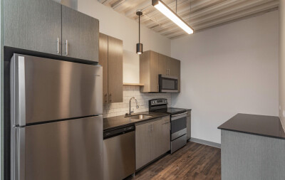 941 West Dakin Street - Photo 3 of 20