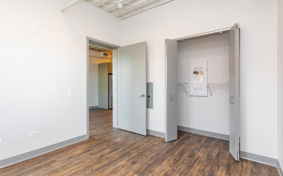 941 West Dakin Street - Photo 4 of 20