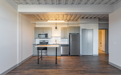 941 West Dakin Street - Photo 6 of 20