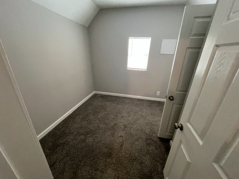 129 Pratt St - Photo 4 of 10