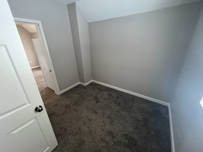 129 Pratt St - Photo 5 of 10