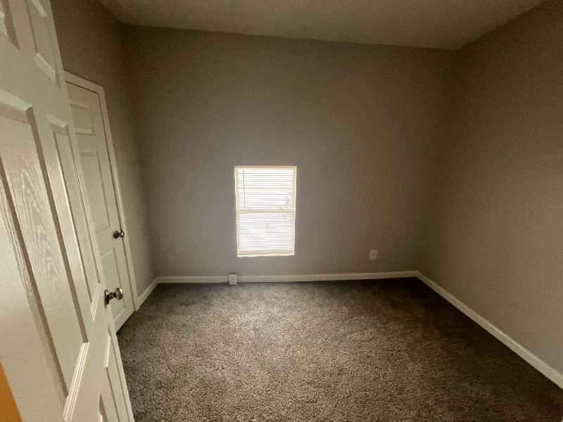 129 Pratt St - Photo 6 of 10