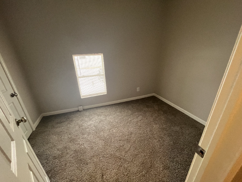 129 Pratt St - Photo 7 of 10