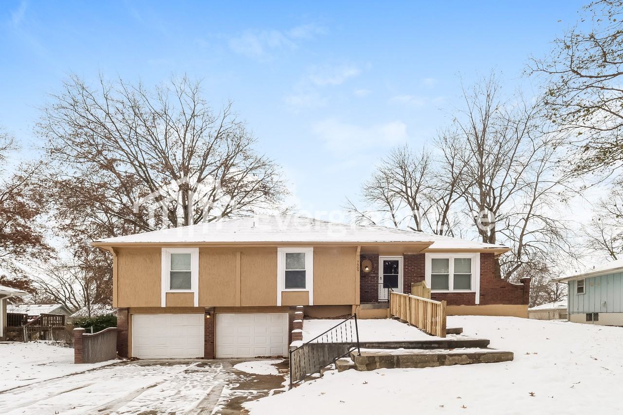 7509 E 127th St - Photo 2 of 16