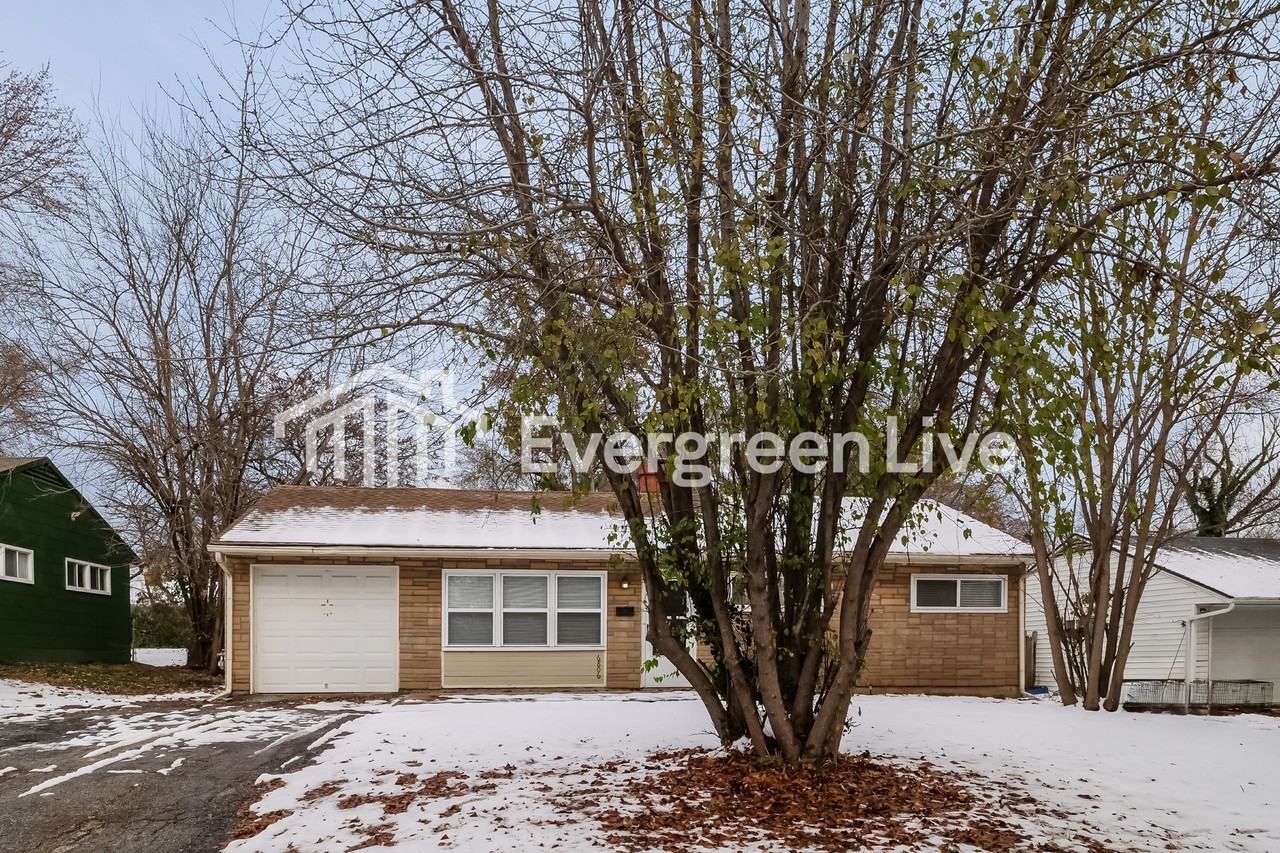 6806 E 114th Ter - Photo 2 of 16