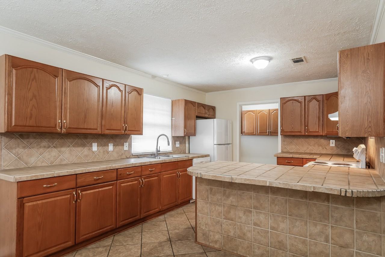 512 Crosskeys Dr - Photo 5 of 15