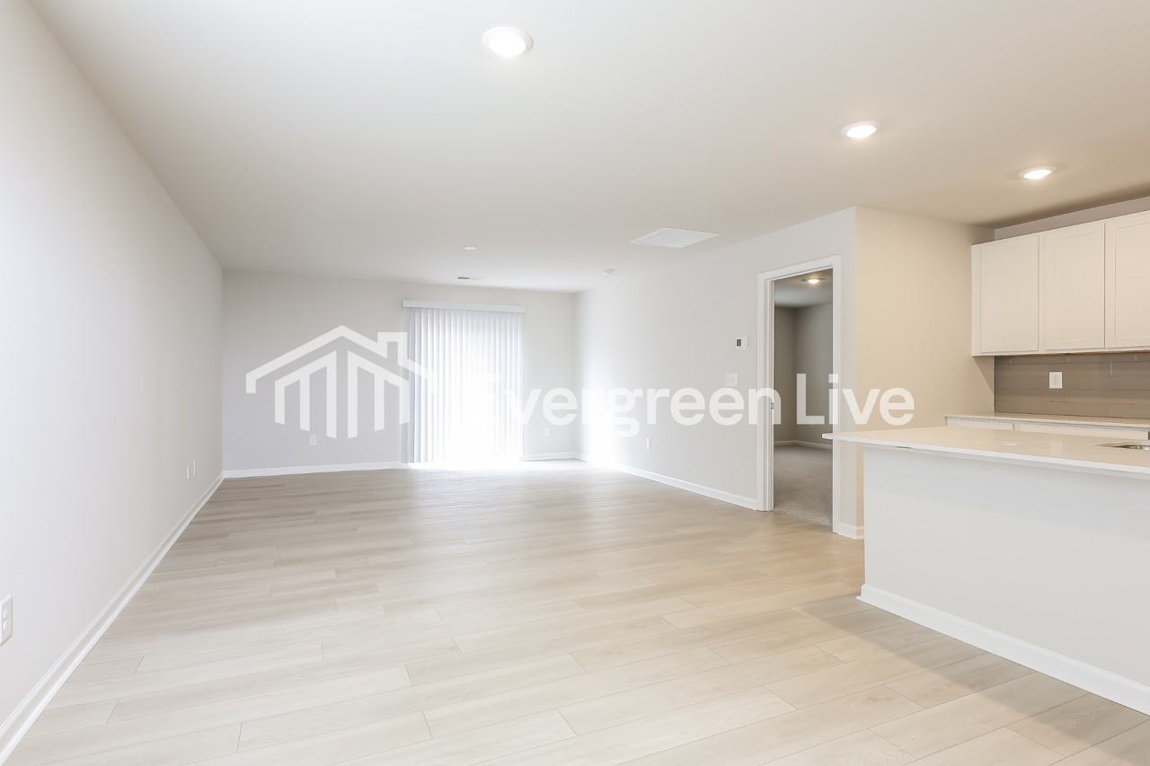 105 Meadow Gate Court - Photo 4 of 16