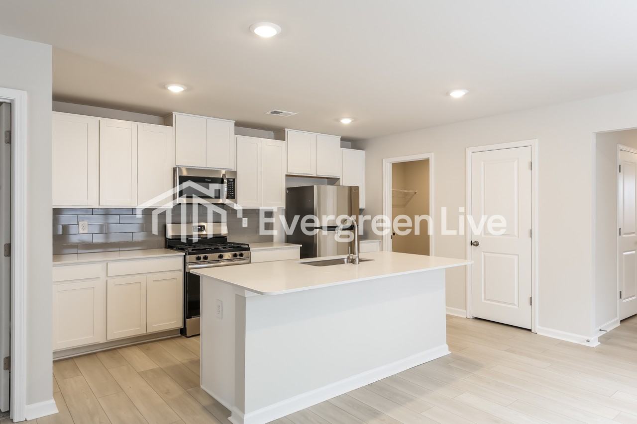 105 Meadow Gate Court - Photo 7 of 16