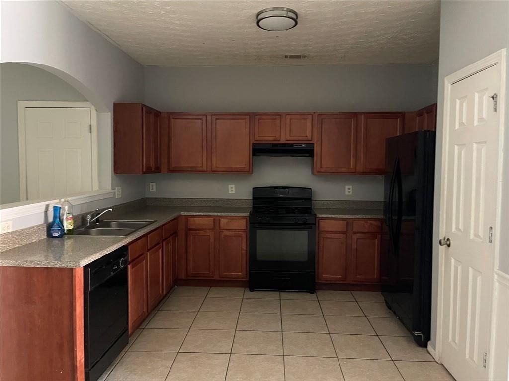 1538 Viero Dr - Photo 3 of 8