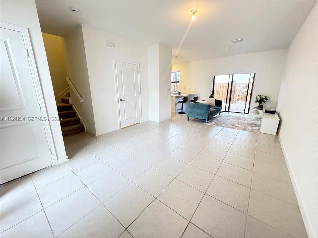 23036 Sw 129th Place Rd - Photo 2 of 3