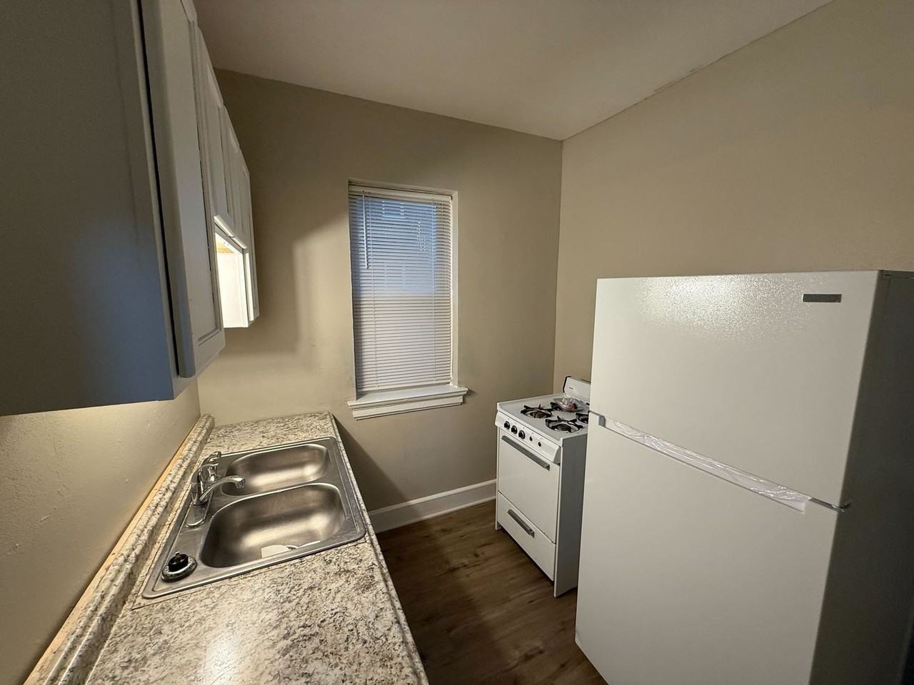 Teutonia Apartments - Photo 7 of 10