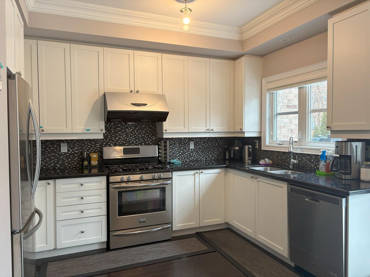 Bathurst St & Glencairn Ave #B - Photo 3 of 9