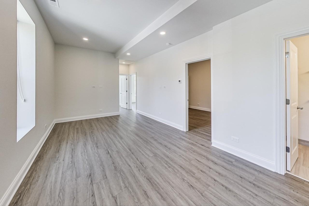 2312 West Ohio Street #2S - Photo 6 of 10