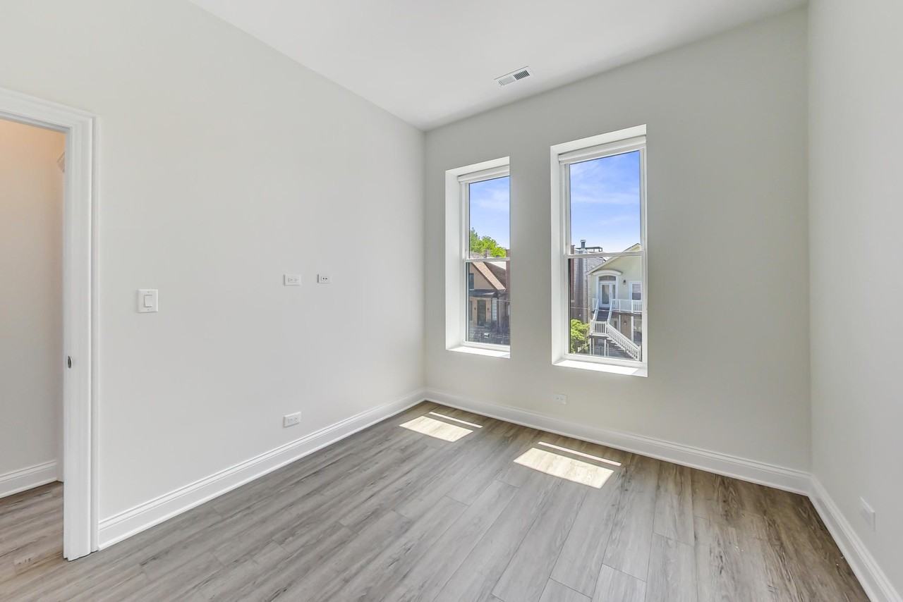 2312 West Ohio Street #2S - Photo 7 of 10