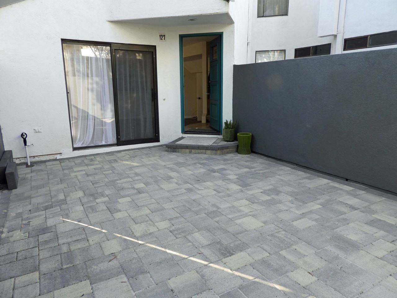 1109 Tivoli Lane #127 - Photo 2 of 11