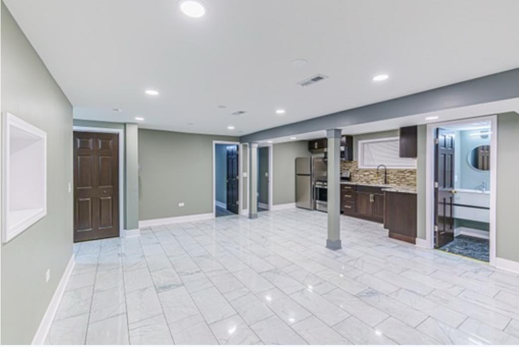 6323 North Francisco Avenue