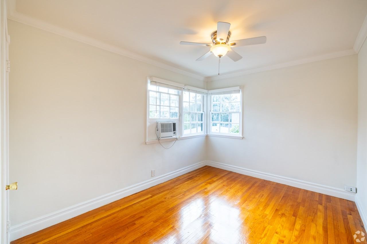 5025 Cahuenga Boulevard #5025 - Photo 6 of 21