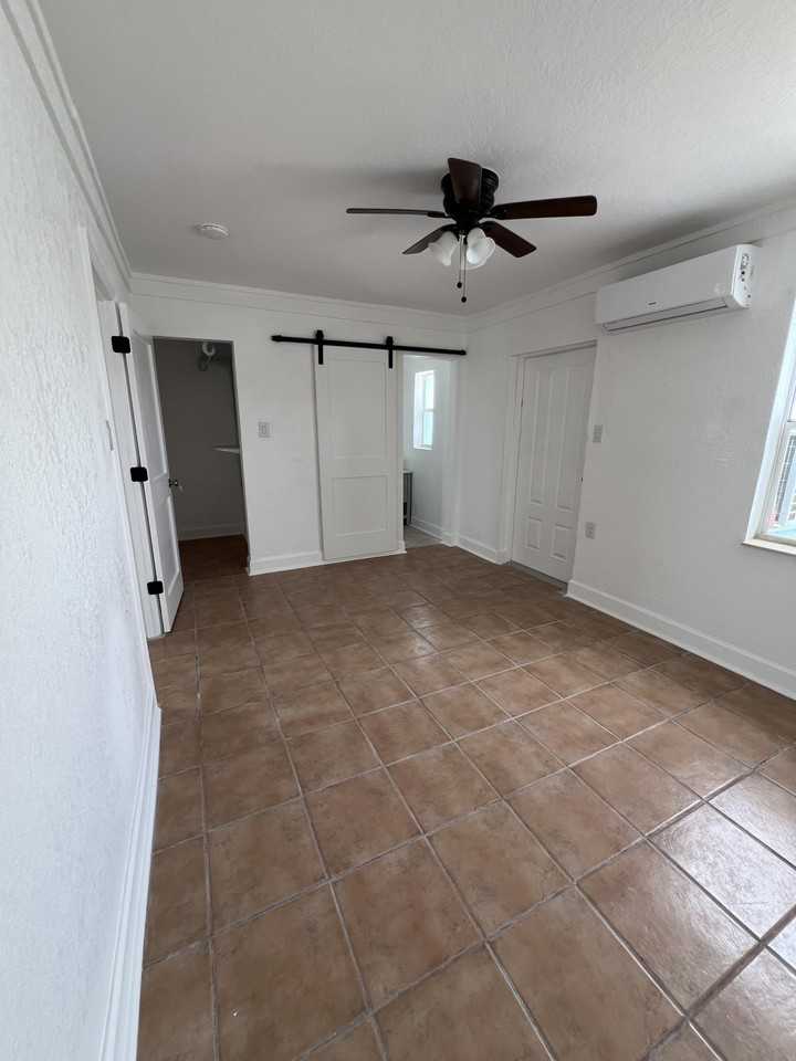 11 Lynn Way #ABCD - Photo 3 of 5